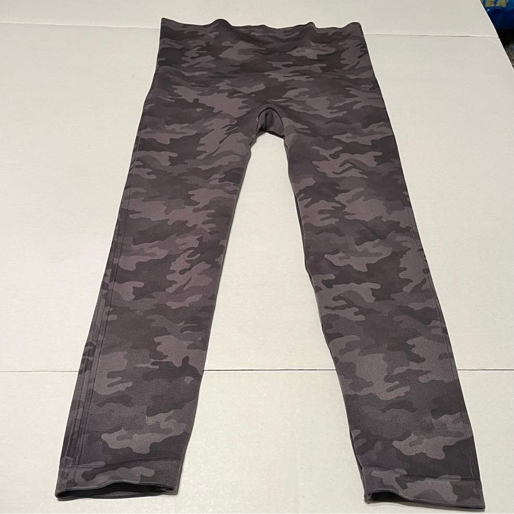 SPANX Look At Me Now Seamless Crop Legging Women SZ Large Black Grey Gray Cami